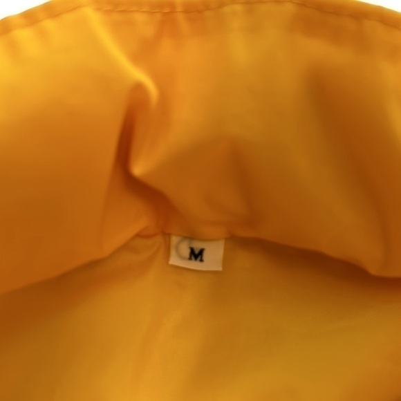 Packable Wind Breaker - Size Medium - Picture 4 of 14